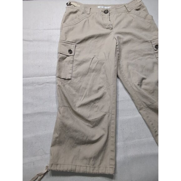 Trina Turk Los Angeles Beige Cargo Capri Shorts  Side Pockets Size 4 - Picture 2 of 12